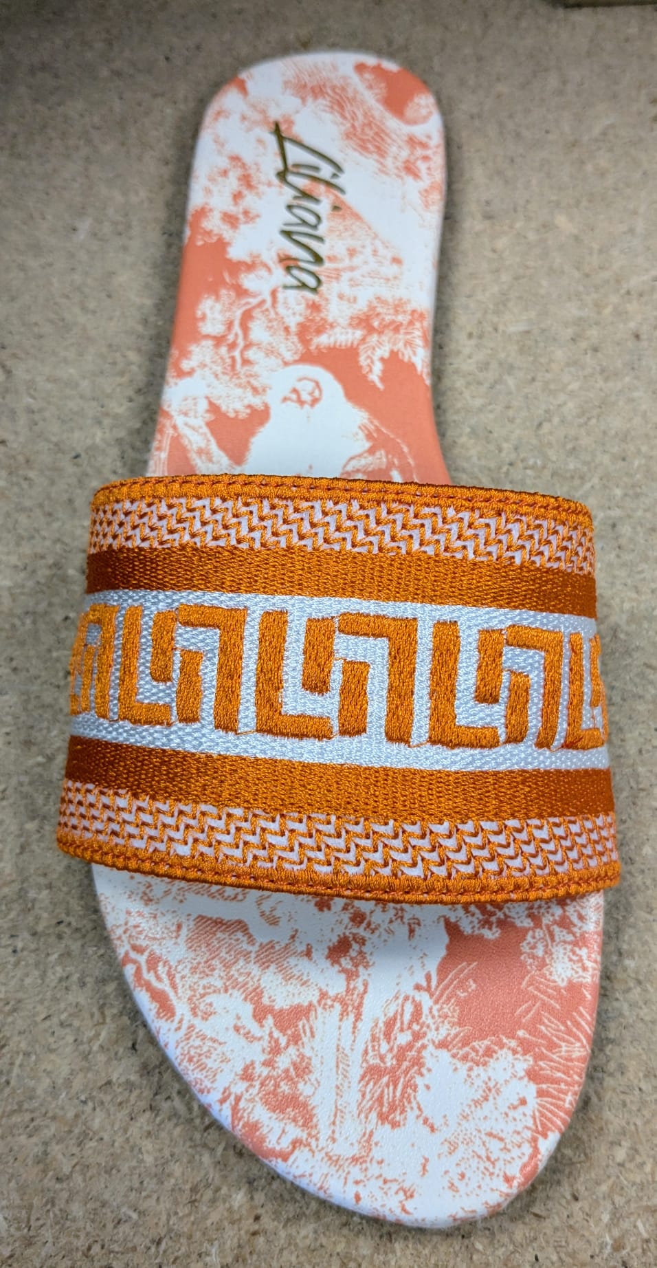 Tiara-1
