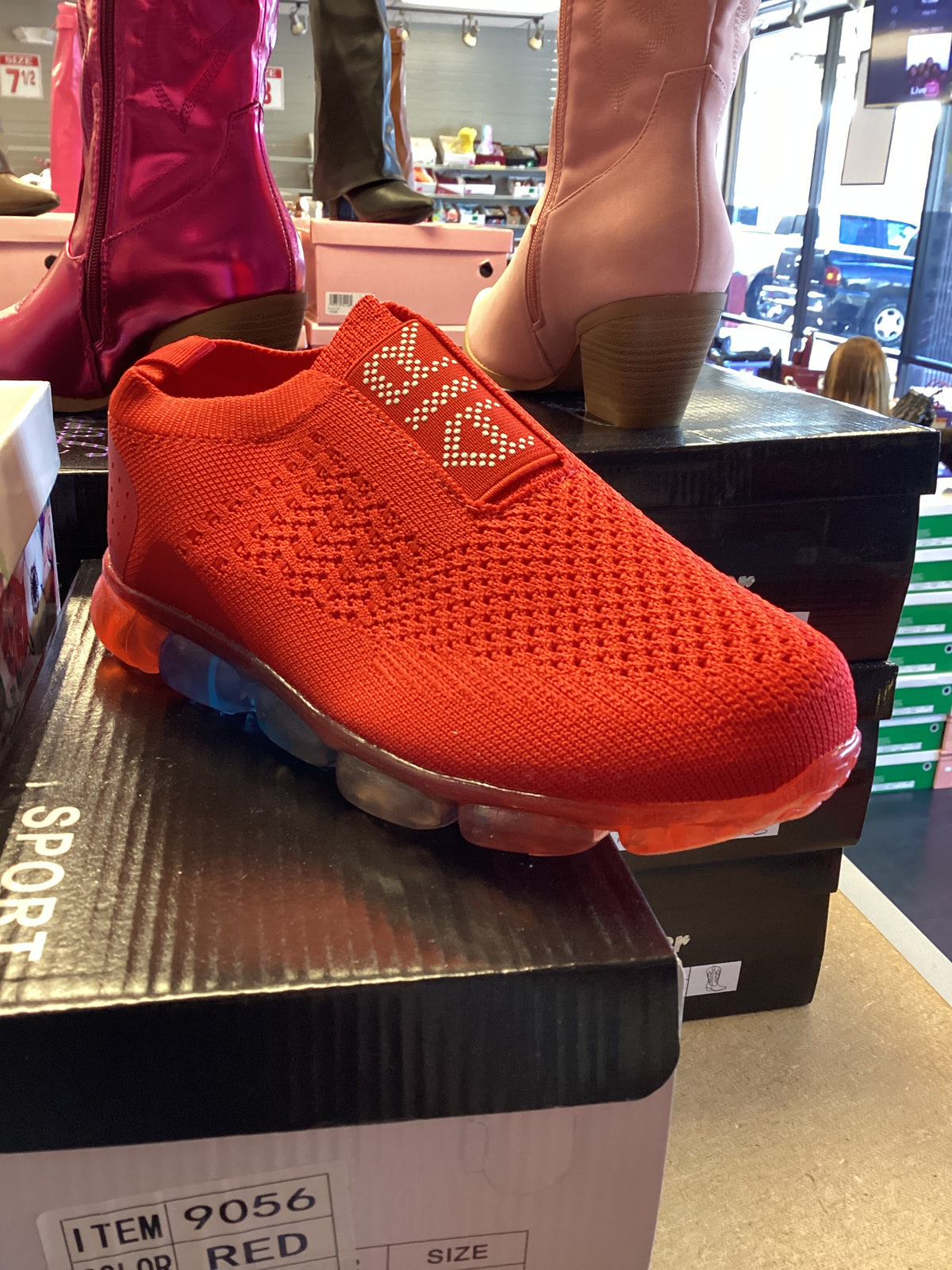 9056 Sneakers