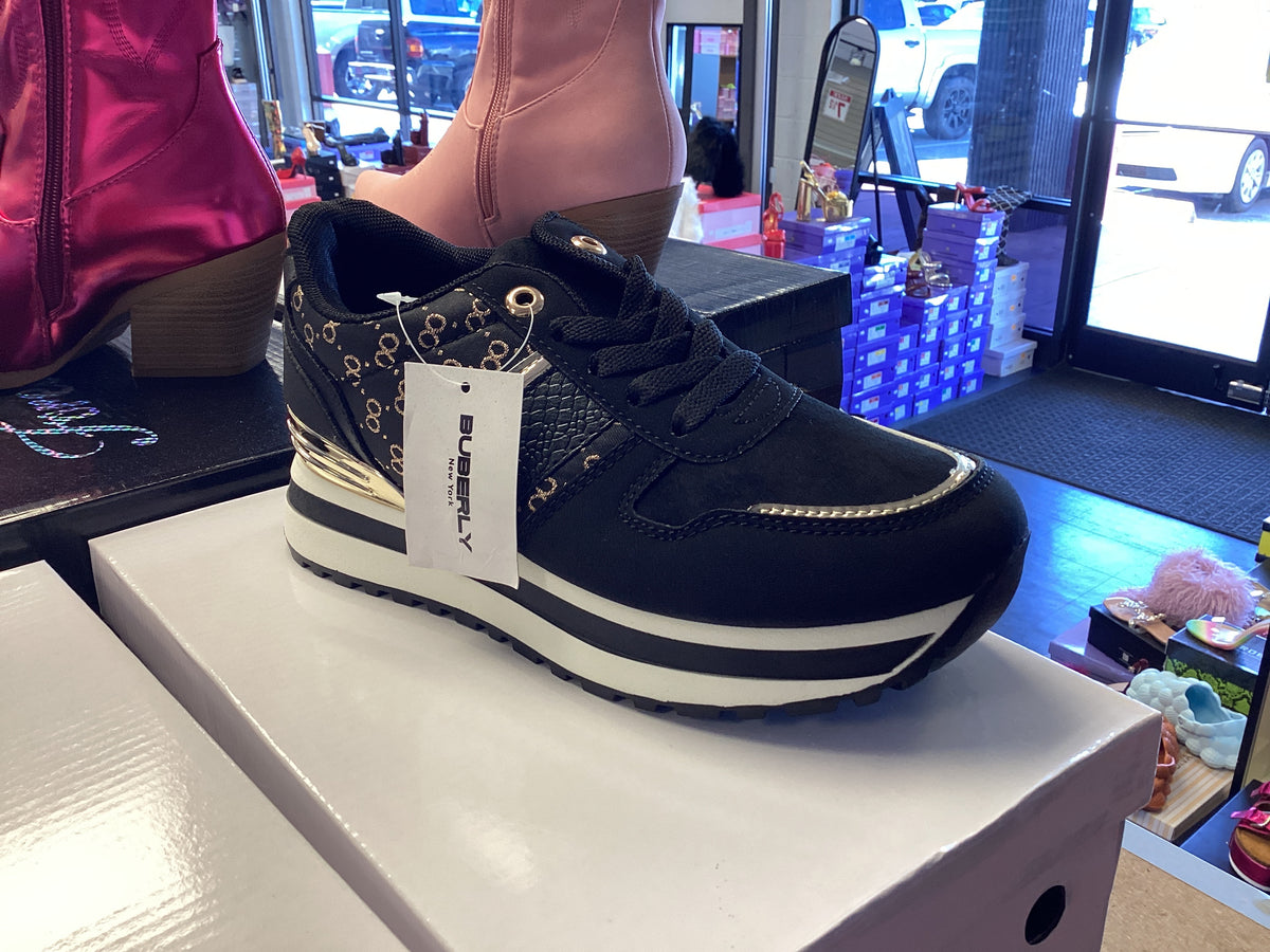 9004 Sneakers