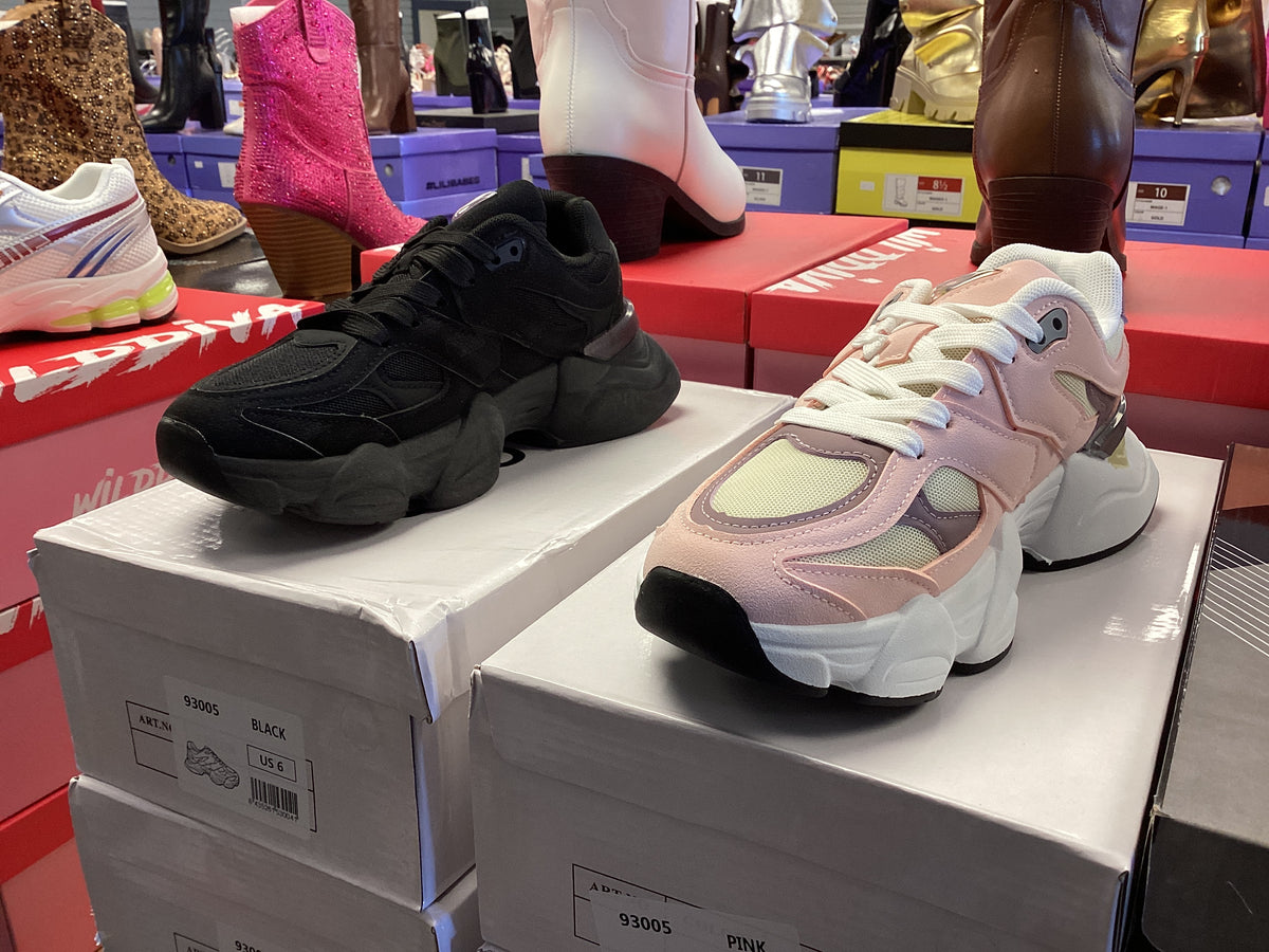 93005 Sneakers
