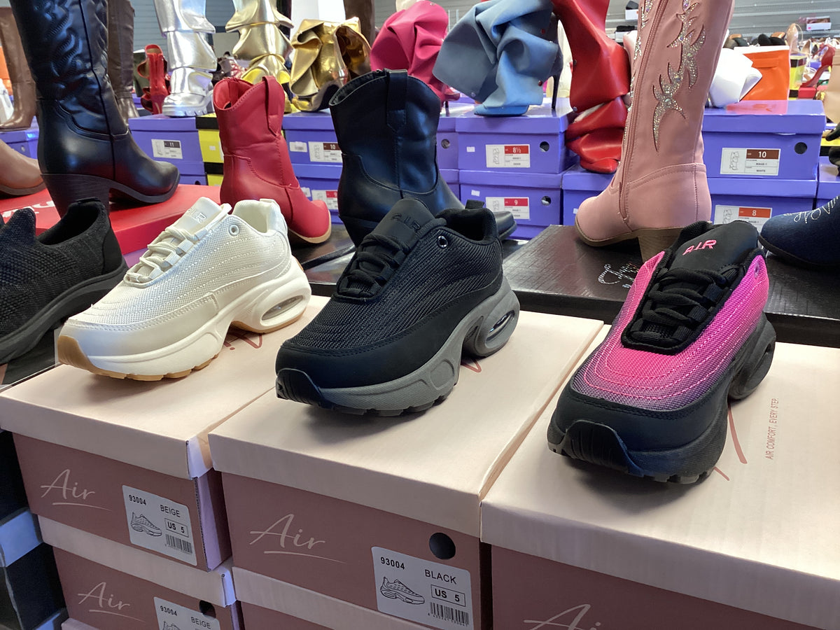 93004 Sneakers