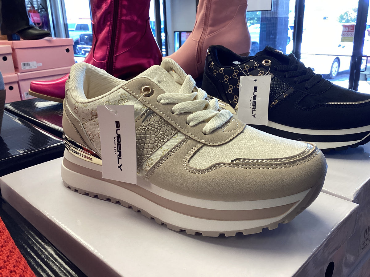 9004 Sneakers