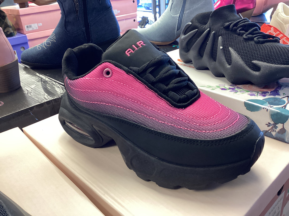 93004 Sneakers
